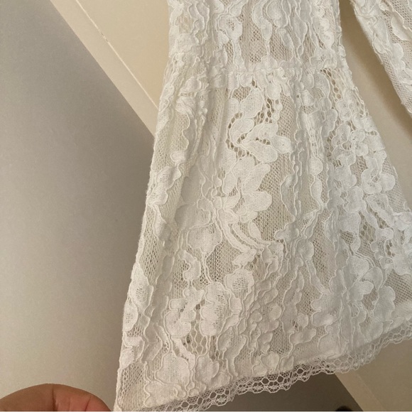 Chelsea28 Lace Top Size L Long Bell Sleeve - Picture 8 of 9